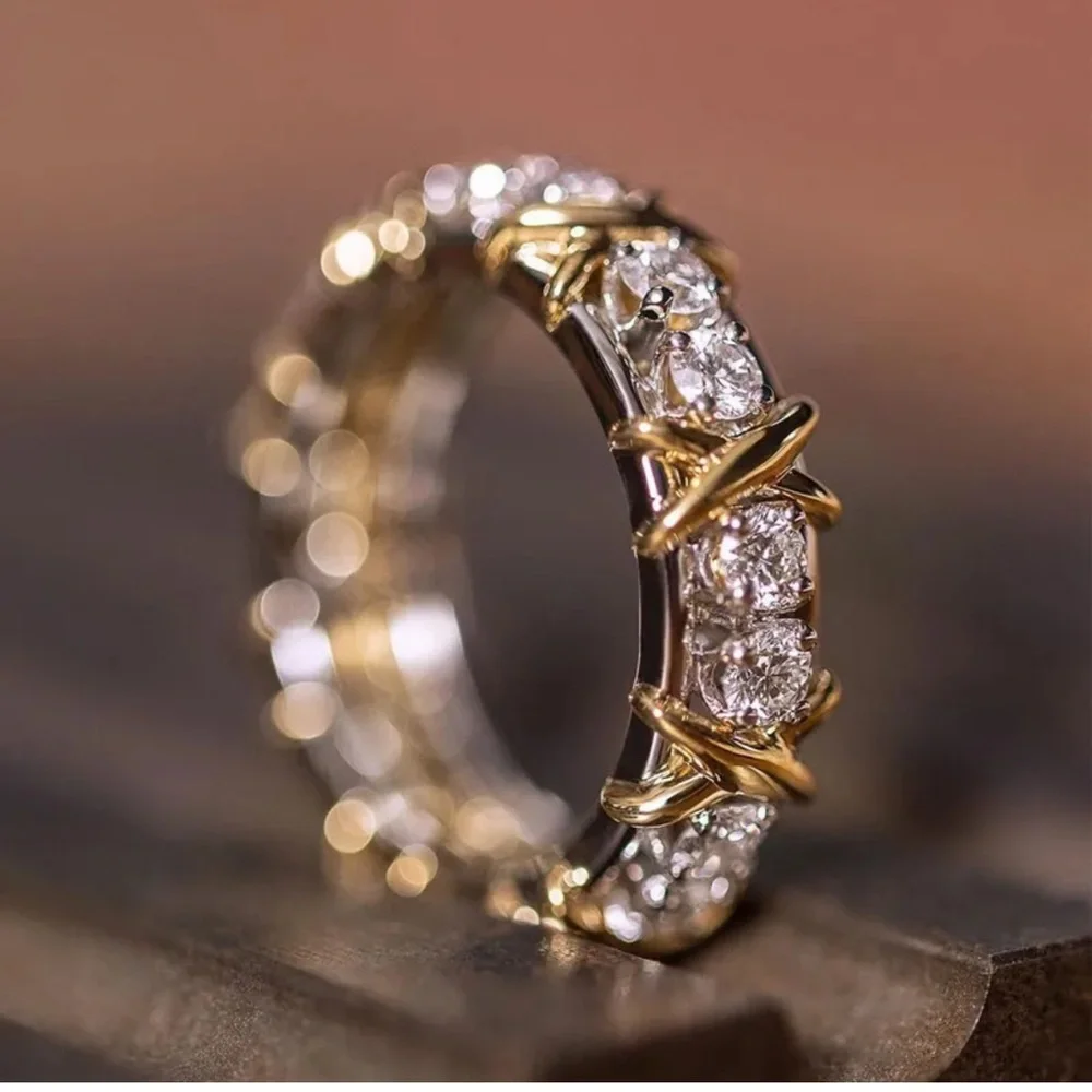 NWT Luxury 16-stone Ring white sapphire gold and platinum
